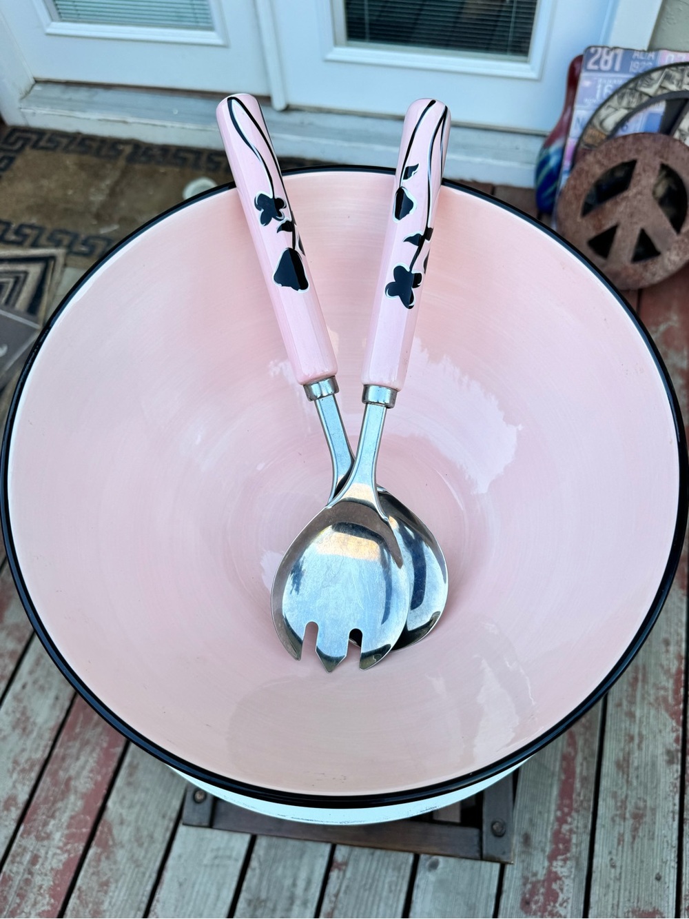 VINTAGE 80S MARY KAY 13 INCH CERAMIC SERVING BOWL WITH STAINLESS UTENSILS